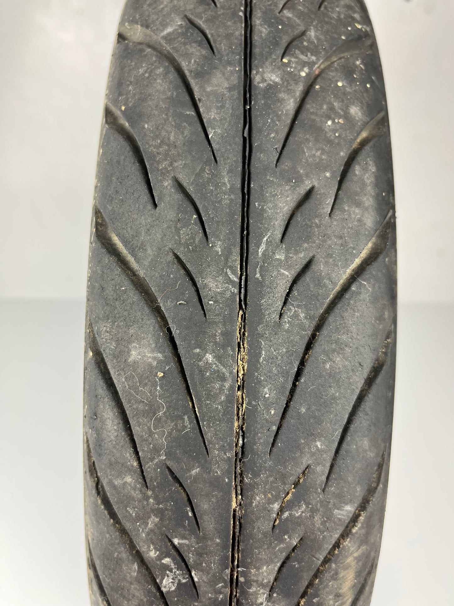 vordere Gussfelge mit Reifen, Derbi/Aprilia ab 2011, 100/80-17, 15mm Achsdurchmesser