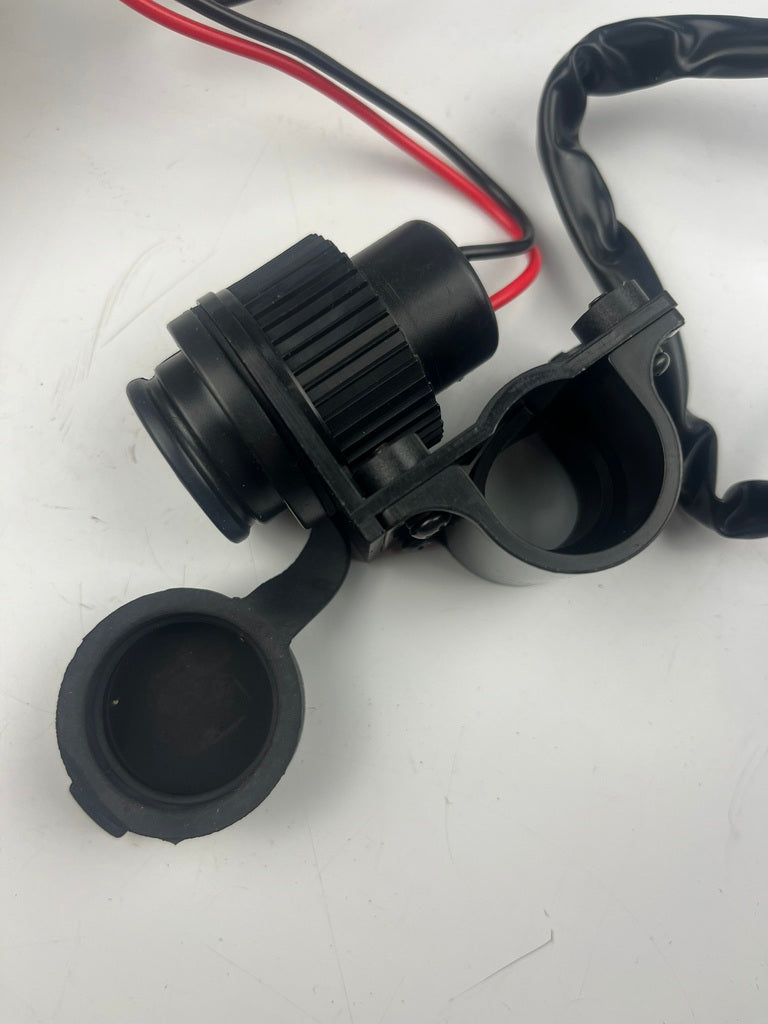 USB Doppelboardsteckdose, 12V-5V 700mAh