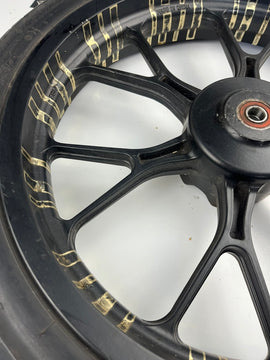 vordere Gussfelge mit Reifen, Derbi/Aprilia ab 2011, 100/80-17, 15mm Achsdurchmesser