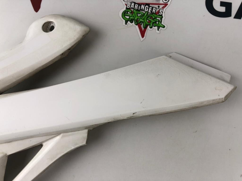 Tankverkleidung links MRT