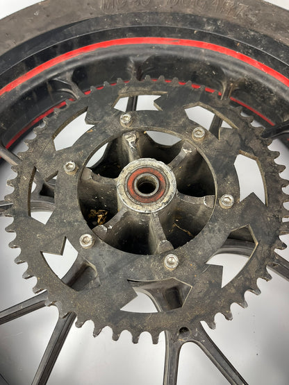 hintere Gussfelge mit Reifen, Derbi/Aprilia/Gilera ab 2011, 130/70-17, 15mm Achsdurchmesser