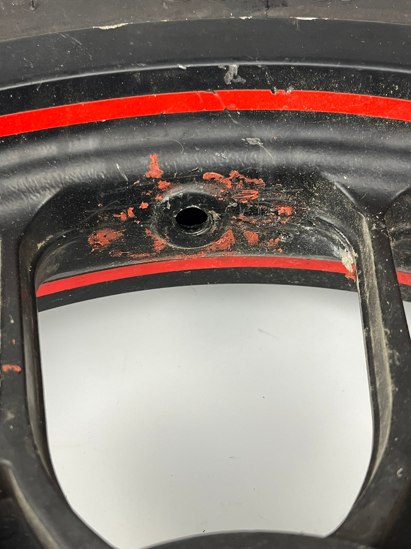 hintere Gussfelge mit Reifen, Derbi/Aprilia/Gilera ab 2011, 130/70-17, 15mm Achsdurchmesser