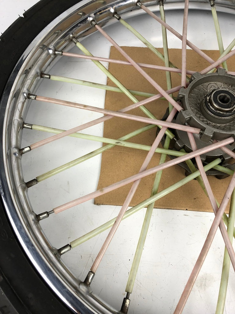 vordere Speichenfelge mit SM Reifen, Derbi/Aprilia/Gilera, 80/90-21, 12mm Achsdurchmesser