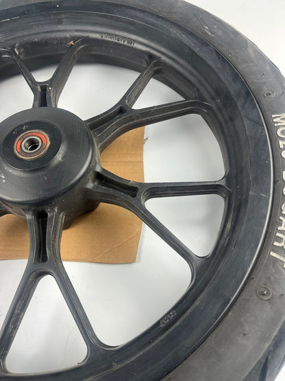 vordere Gussfelge mit Reifen, Derbi/Aprilia ab 2011, 100/80-17, 15mm Achsdurchmesser
