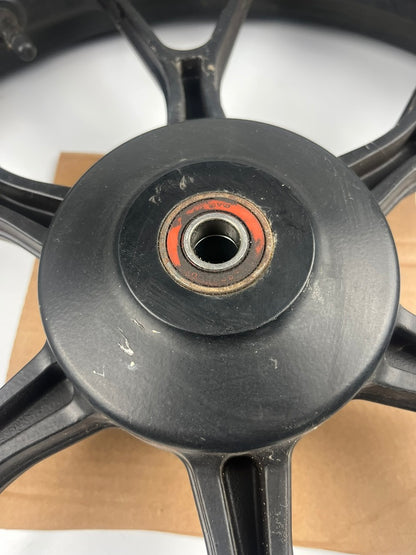 vordere Gussfelge mit Reifen, Derbi/Aprilia ab 2011, 100/80-17, 15mm Achsdurchmesser