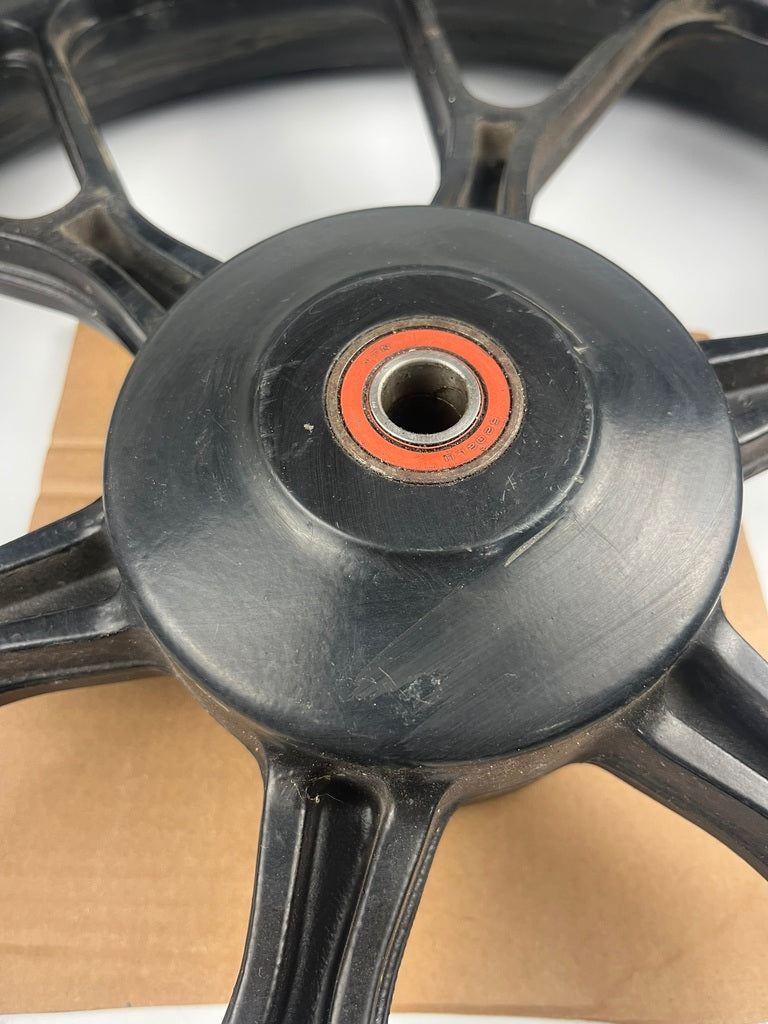 vordere Gussfelge mit Reifen, Derbi/Aprilia ab 2011, 100/80-17, 15mm Achsdurchmesser