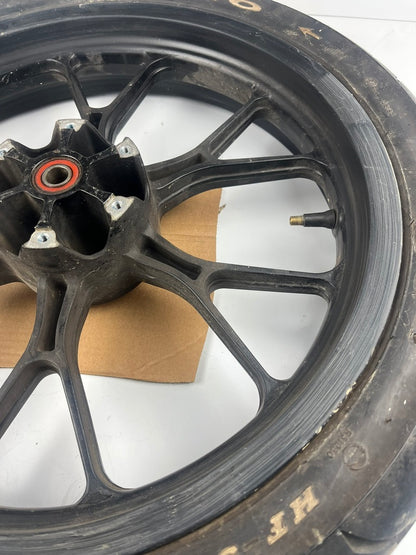 vordere Gussfelge mit Reifen, Derbi/Aprilia ab 2011, 100/80-17, 15mm Achsdurchmesser