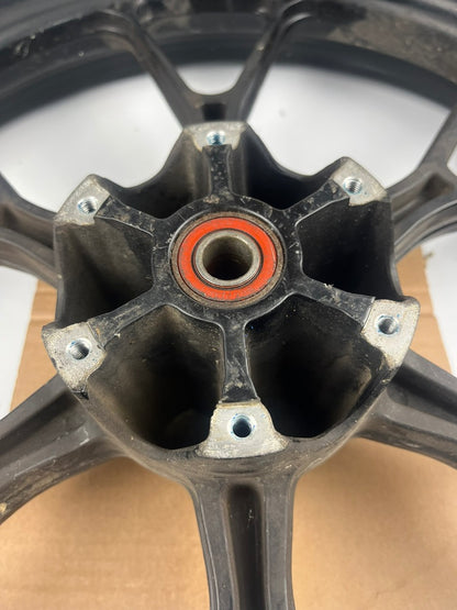 vordere Gussfelge mit Reifen, Derbi/Aprilia ab 2011, 100/80-17, 15mm Achsdurchmesser