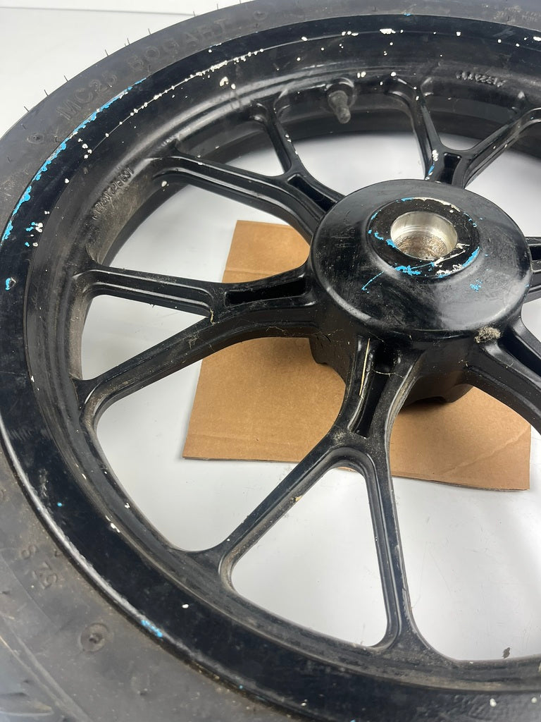 vordere Gussfelge mit Reifen, Derbi/Aprilia ab 2011, 100/80-17, 15mm Achsdurchmesser