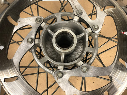 vordere Speichenfelge mit Reifen, Derbi/Aprilia/Gilera, 100/80-17, 12mm Achsdurchmesser