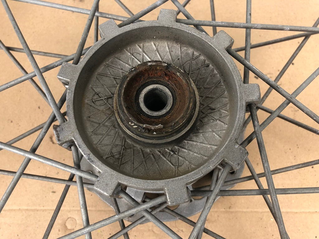 vordere Speichenfelge mit SM Reifen, Derbi/Aprilia/Gilera, 80/90-21, 12mm Achsdurchmesser