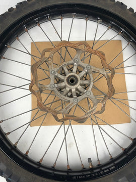 vordere Speichenfelge mit Stollenreifen, Derbi/Aprilia/Gilera, 90/90-21, 15mm Achsdurchmesser