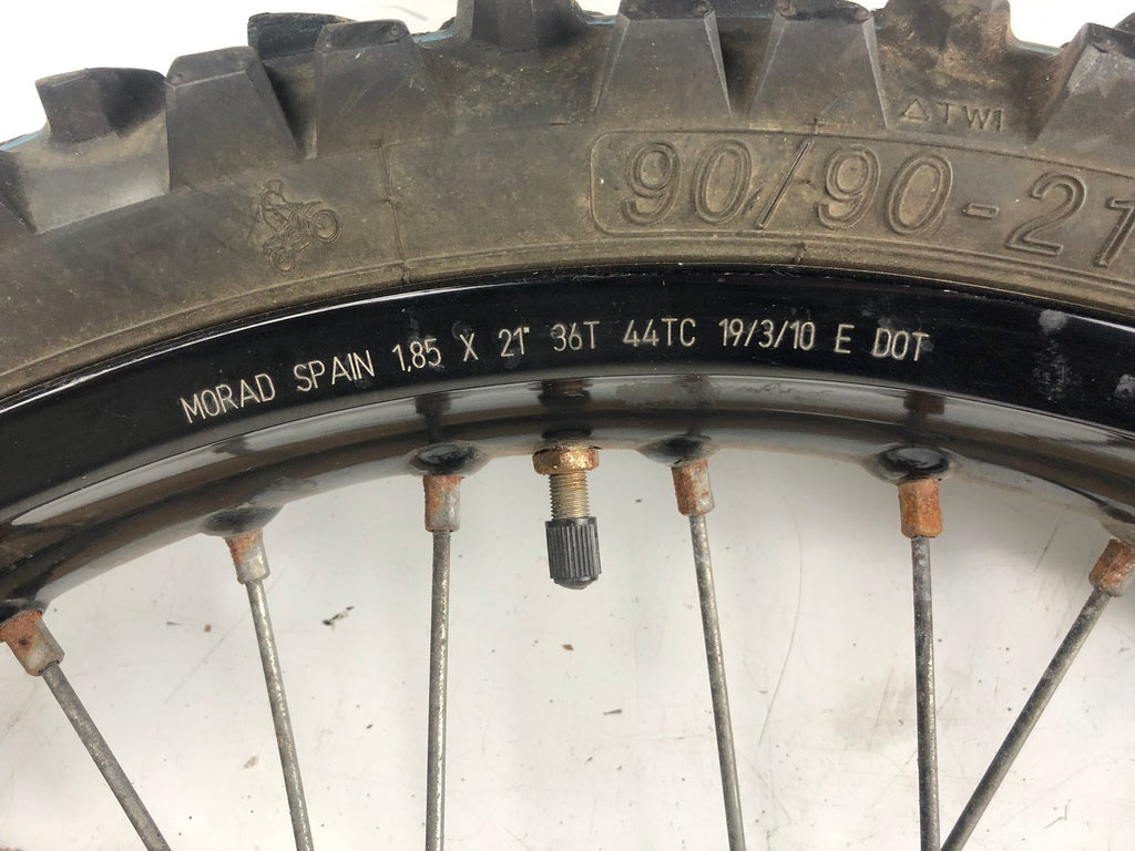 vordere Speichenfelge mit Stollenreifen, Derbi/Aprilia/Gilera, 90/90-21, 15mm Achsdurchmesser