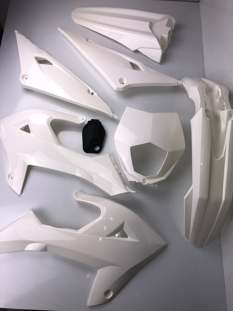 Verkleidungsset Rieju MRT 2021-2023 E5, weiß/schwarz