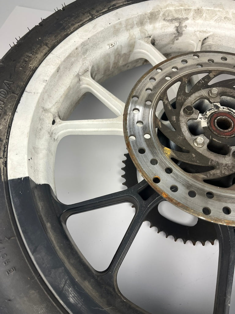 hintere Gussfelge mit Reifen, Derbi/Aprilia/Gilera ab 2011, 130/70-17, 15mm Achsdurchmesser
