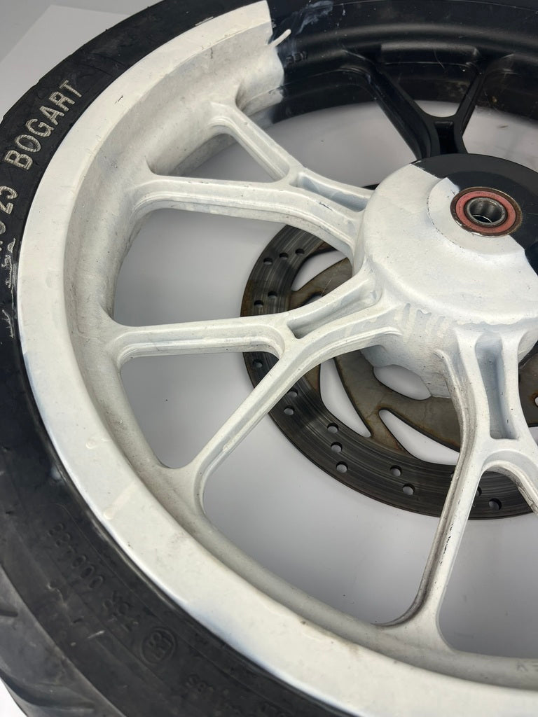 vordere Gussfelge mit Reifen, Derbi/Aprilia ab 2011, 100/80-17, 15mm Achsdurchmesser