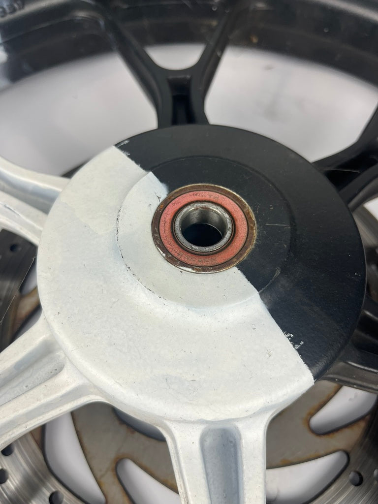 vordere Gussfelge mit Reifen, Derbi/Aprilia ab 2011, 100/80-17, 15mm Achsdurchmesser