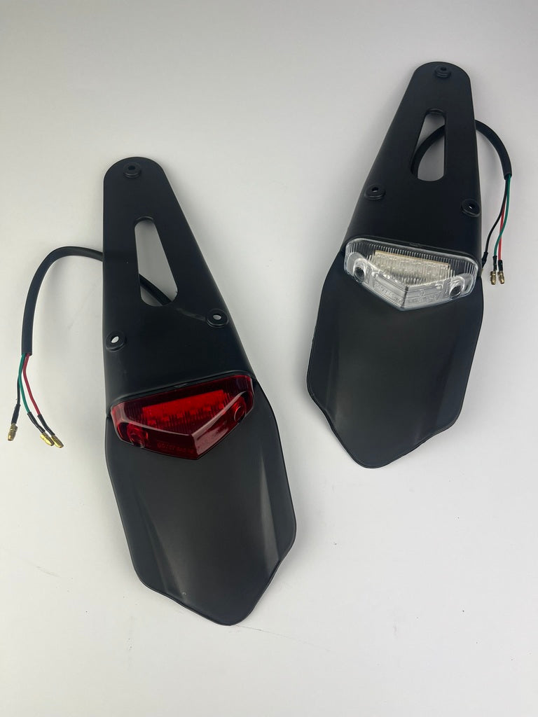 Rücklicht/Kennzeichenhalter, weiß/rot, mit E-Prüfzeichen