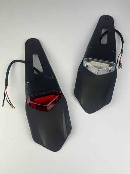 Rücklicht/Kennzeichenhalter, weiß/rot, mit E-Prüfzeichen