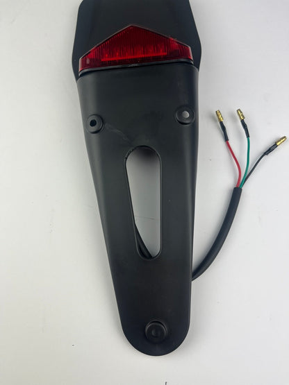 Rücklicht/Kennzeichenhalter, weiß/rot, mit E-Prüfzeichen