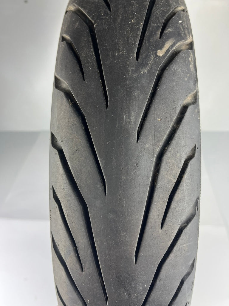 Reifen gebraucht, 5mm Profil, 100/80-17, BJ 16, Pirelli
