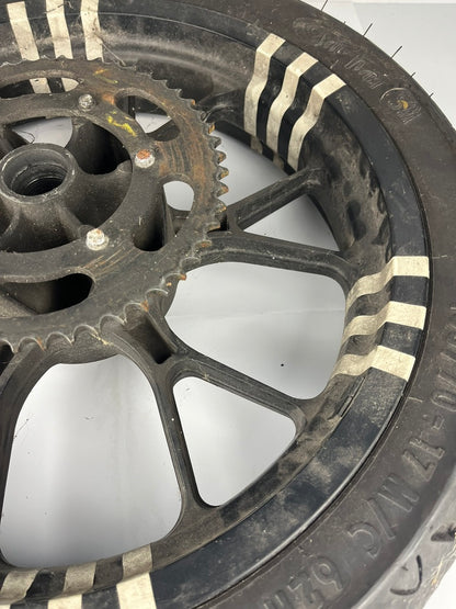 hintere Gussfelge mit Reifen, Derbi/Aprilia/Gilera ab 2011, 130/70-17, 15mm Achsdurchmesser