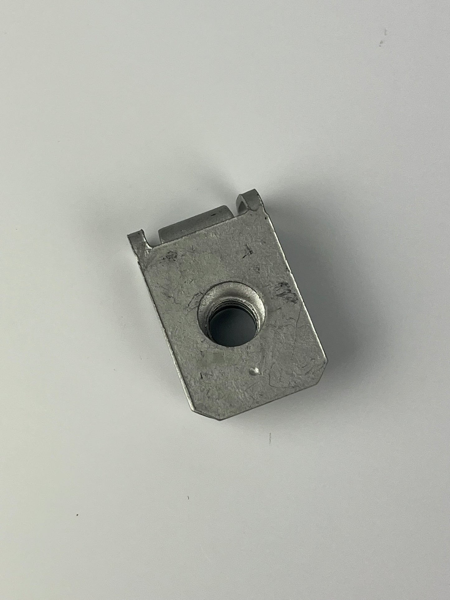 Blechmutter M6, 15x24mm