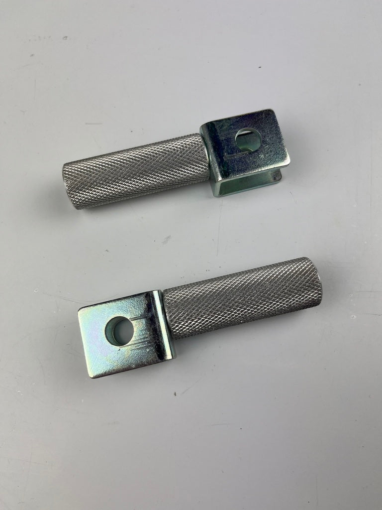 Fußrasten Satz vorne, Aprilia/Derbi/Gilera, NEU