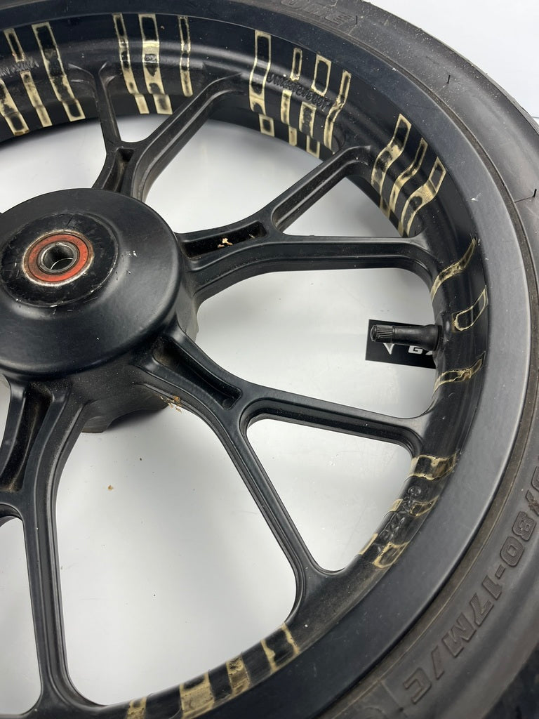 vordere Gussfelge mit Reifen, Derbi/Aprilia ab 2011, 100/80-17, 15mm Achsdurchmesser