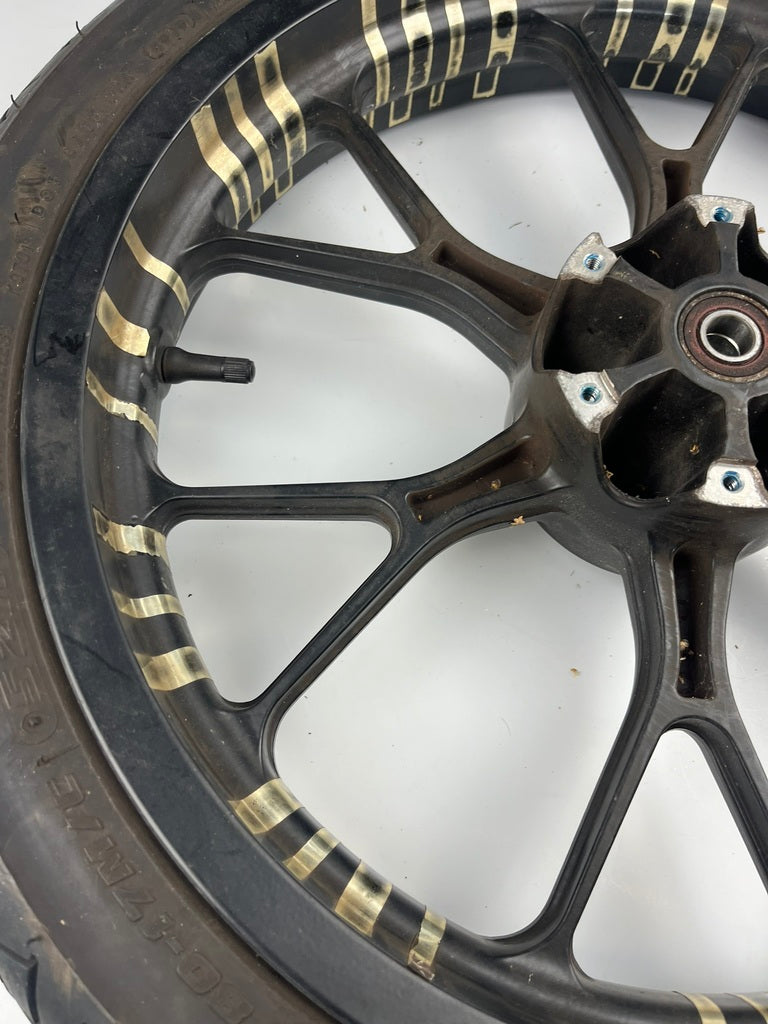 vordere Gussfelge mit Reifen, Derbi/Aprilia ab 2011, 100/80-17, 15mm Achsdurchmesser