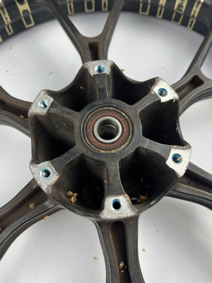 vordere Gussfelge mit Reifen, Derbi/Aprilia ab 2011, 100/80-17, 15mm Achsdurchmesser