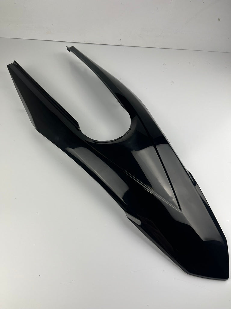 Heckverkleidung Beta RR 12-20, schwarz/weiß/rot NEU