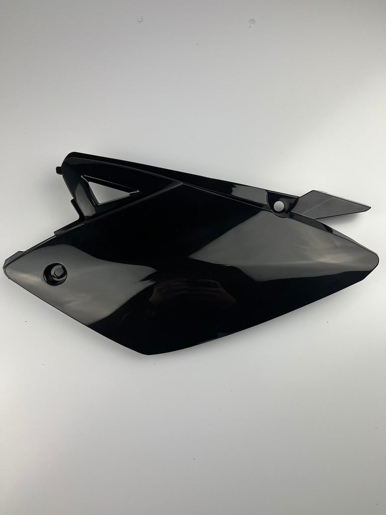 Heckverkleidung links Rieju MRT 09-21, schwarz/weiß NEU