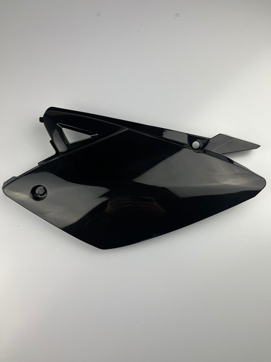 Heckverkleidung links Rieju MRT 09-21, schwarz/weiß NEU