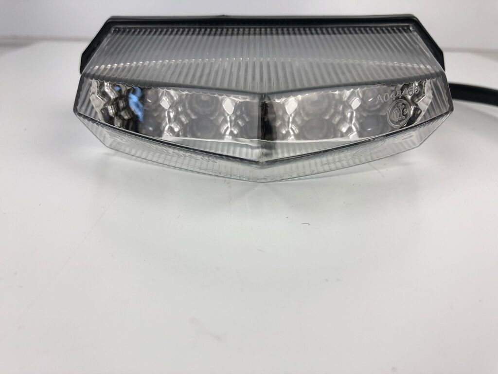 Rücklicht LED, Einzelstecker für Aprilia, Derbi, Gilera, Rieju, Beta, NEU