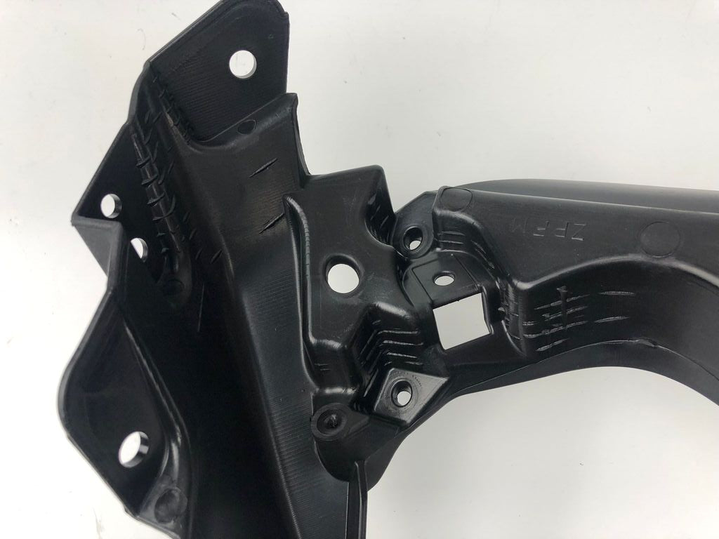 Halterung Scheinwerfermaske Derbi/Gilera 2011-2017, NEU