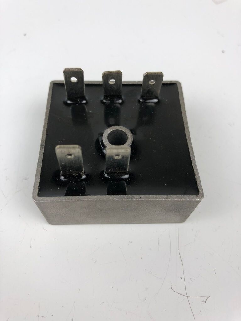 Spannungsregler für Rieju MRT/RRX/Spike, NEU
