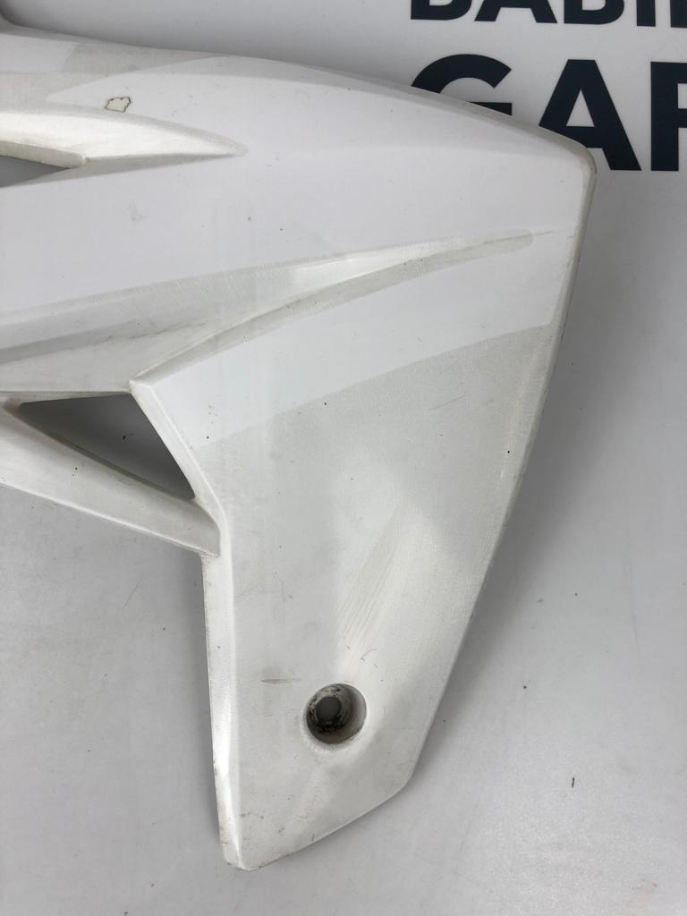 Tankverkleidung rechts MRT