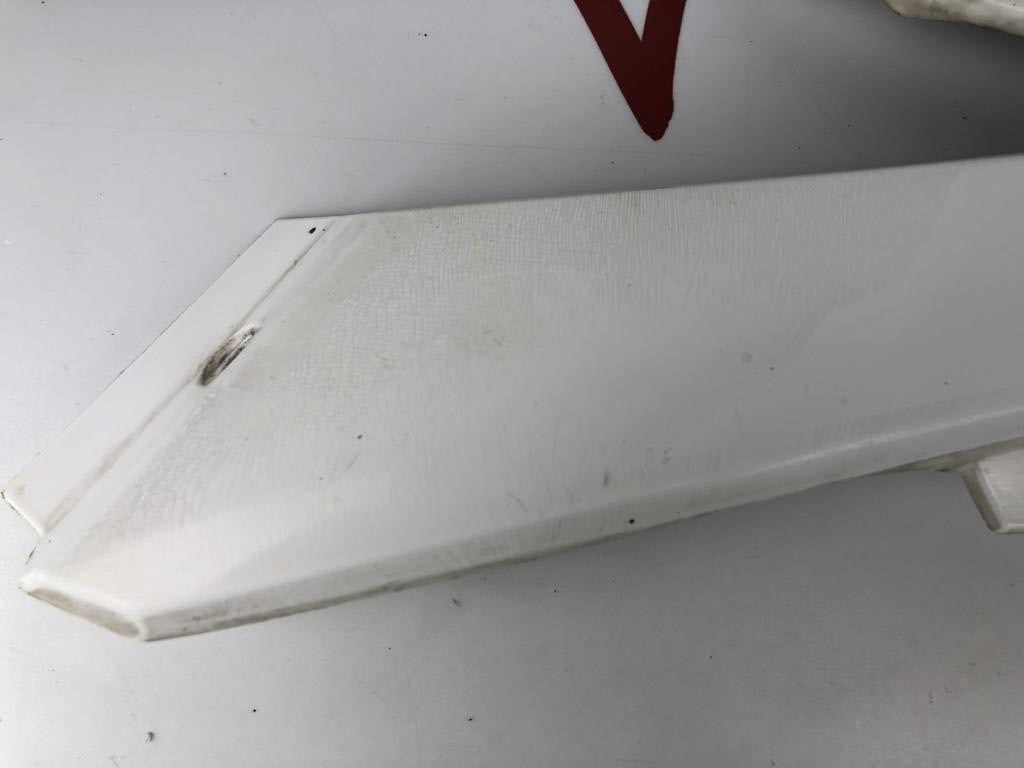 Tankverkleidung rechts MRT