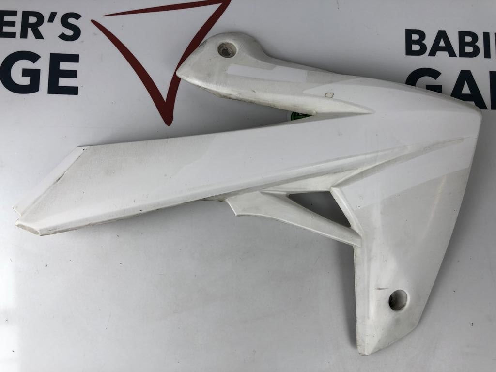 Tankverkleidung rechts MRT