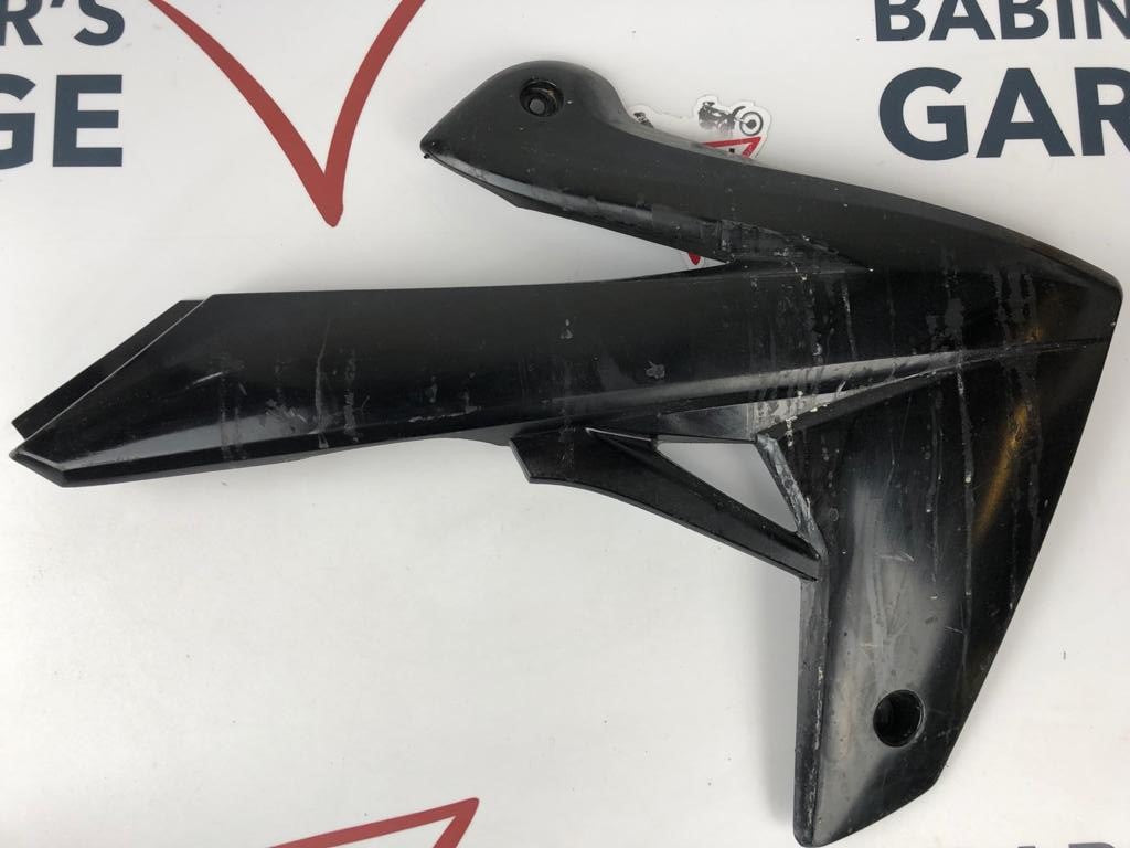 Tankverkleidung rechts MRT