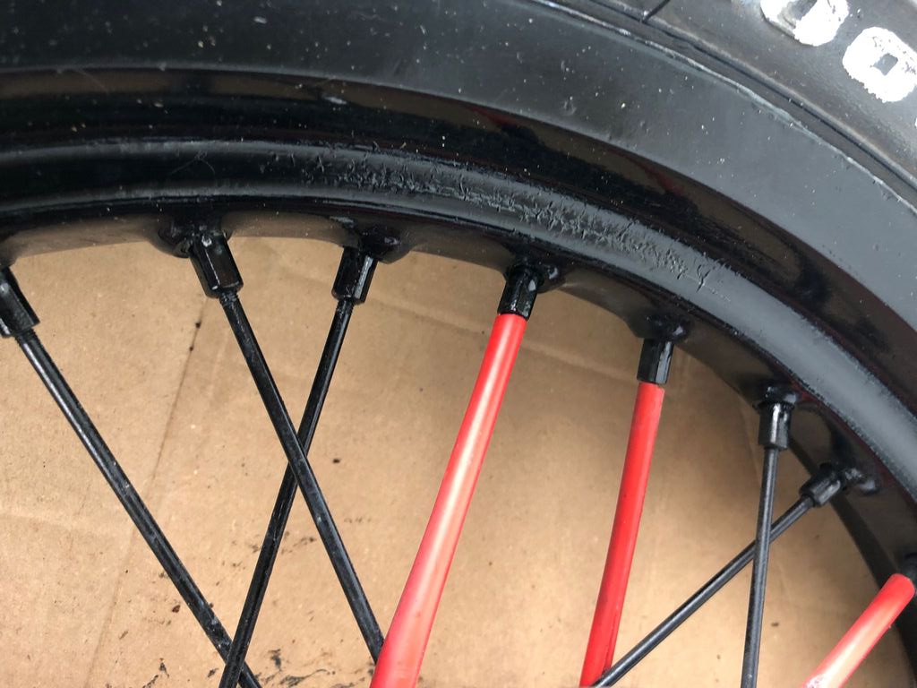 vordere Speichenfelge mit Reifen, Derbi/Aprilia/Gilera, 100/80-17, 12mm Achsdurchmesser