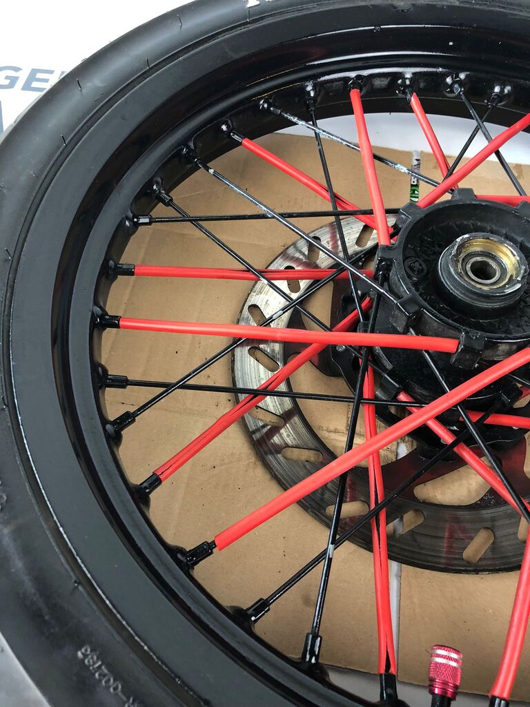vordere Speichenfelge mit Reifen, Derbi/Aprilia/Gilera, 100/80-17, 12mm Achsdurchmesser