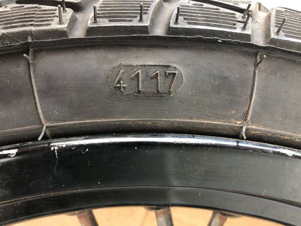 vordere Speichenfelge mit Reifen, Derbi/Aprilia/Gilera, 100/80-17, 12mm Achsdurchmesser