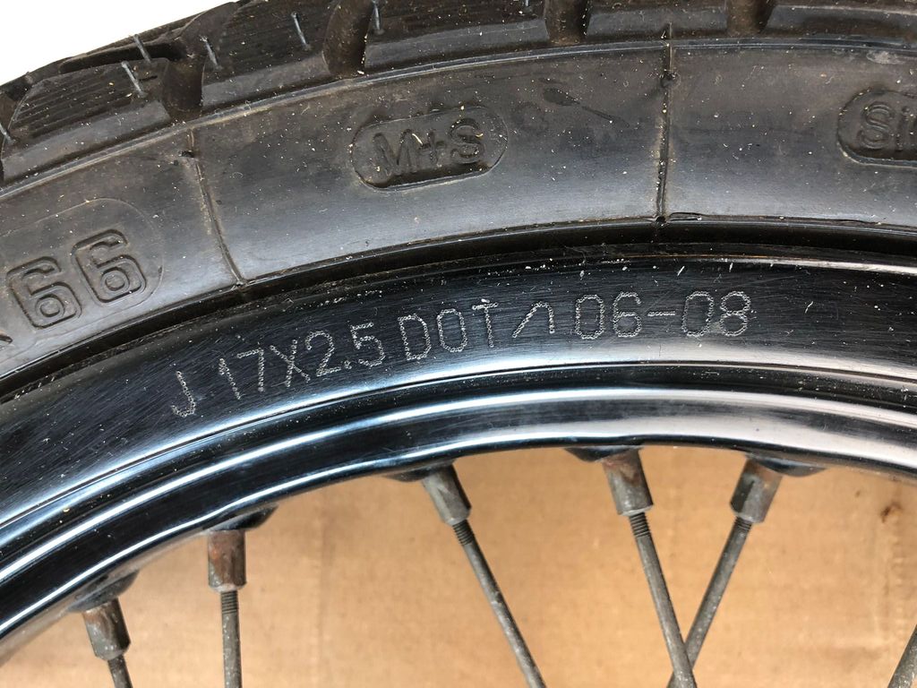 vordere Speichenfelge mit Reifen, Derbi/Aprilia/Gilera, 100/80-17, 12mm Achsdurchmesser