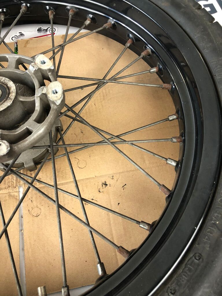 vordere Speichenfelge mit Reifen, Derbi/Aprilia/Gilera, 100/80-17, 12mm Achsdurchmesser
