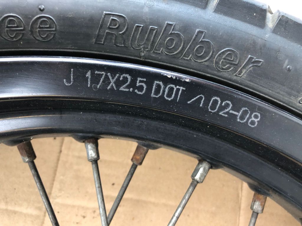 vordere Speichenfelge mit Reifen, Derbi/Aprilia/Gilera, 100/80-17, 12mm Achsdurchmesser