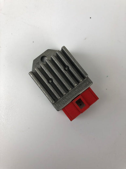 Spannungsregler für Derbi Senda/Aprilia/Gilera SMT/RCR BJ11-17, NEU