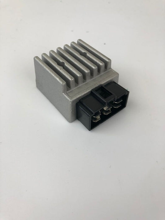 Spannungsregler Nachbau für Derbi Senda/Aprilia/Gilera SMT/RCR BJ 11-17, NEU