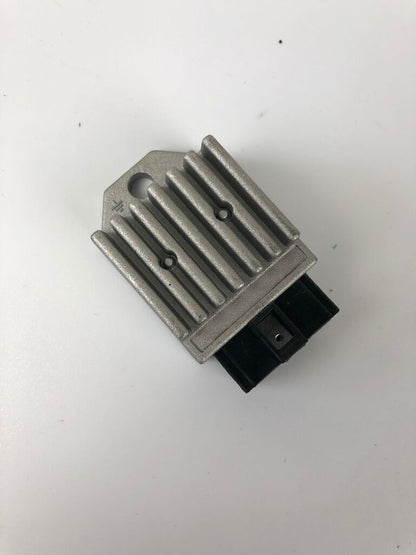 Spannungsregler Nachbau für Derbi Senda/Aprilia/Gilera SMT/RCR BJ 11-17, NEU